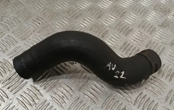 Toyota Avensis T250 Engine coolant pipe/hose 165720R010