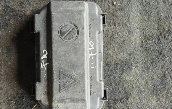 BMW 1 F20 F21 Fuse box cover 9224872