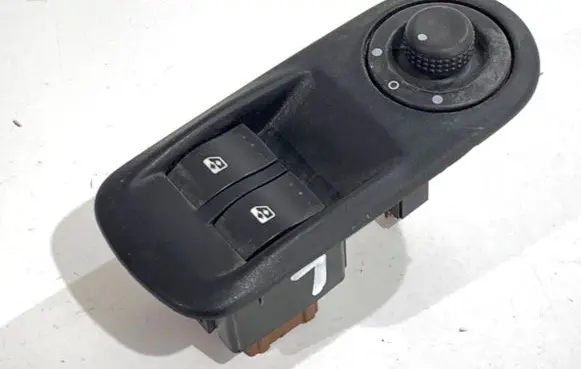 Opel Movano A Electric window control switch 8200206602