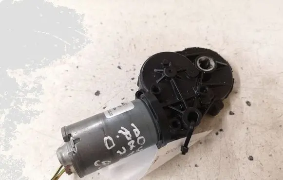 BMW 5 E60 E61 Seat adjustment motor 0390204007 16874500 4470776