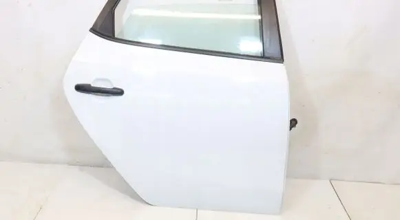 Hyundai i30 Rear door 