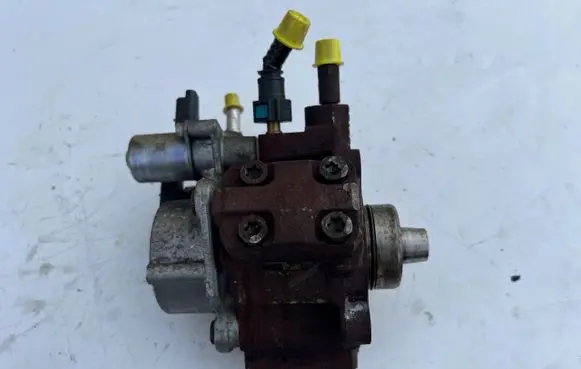 Ford Transit VII Fuel injection high pressure pump