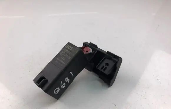 Volkswagen PASSAT B6 Other relay 0281003038