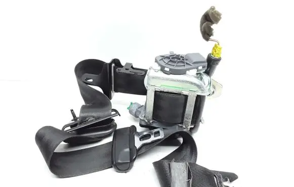 Volvo V60 Front seatbelt P39818843