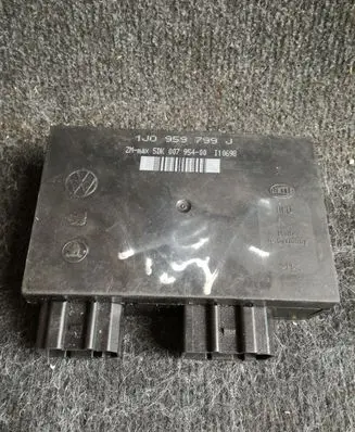 Volkswagen PASSAT B5 Comfort/convenience module 1J0959799J