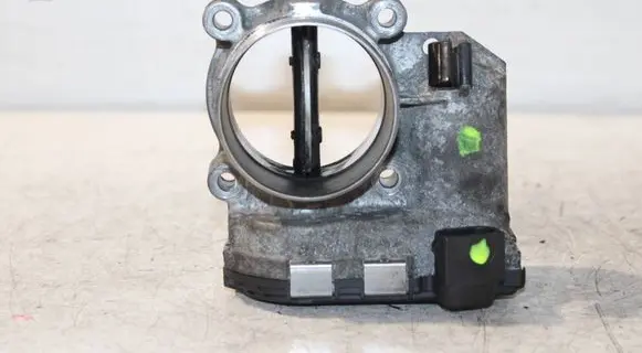 Volvo XC70 Throttle valve 8692720