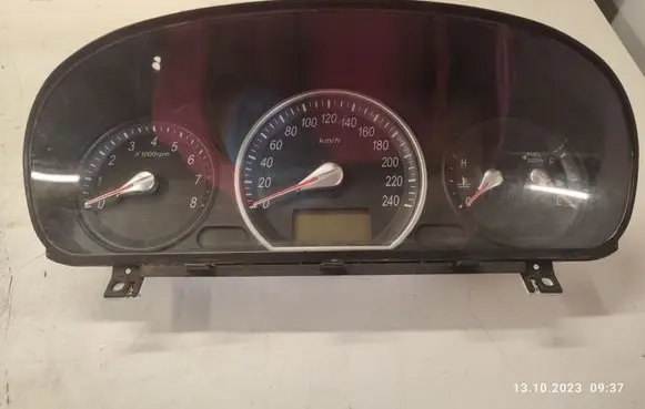 Hyundai Sonata Speedometer (instrument cluster)