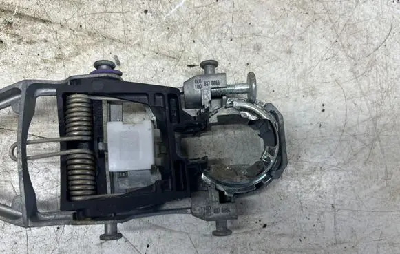 Volkswagen Golf Plus Front door exterior handle 1K0837886A