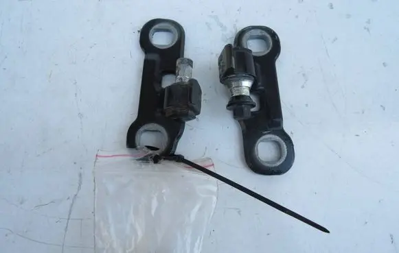 Volvo XC60 Front door hinge set 