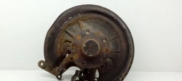 Volkswagen Golf V Rear wheel hub