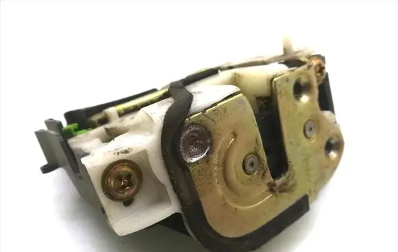 Mitsubishi Grandis Rear door lock
