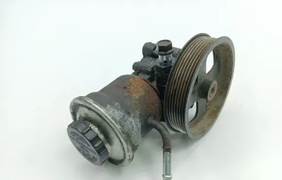 Toyota Avensis T250 Power steering pump