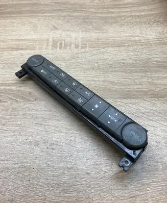 Nissan Maxima A34 Climate control unit 