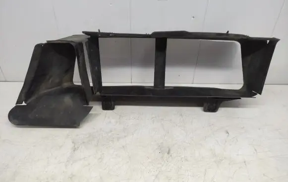 Ford Focus Intercooler air guide/duct channel B518314