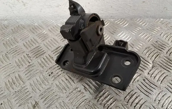 Toyota Avensis T270 Engine mount bracket 123720R040