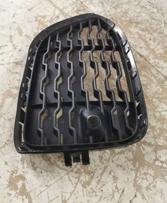 BMW X4 F26 Front bumper lower grill 8056938 10503410