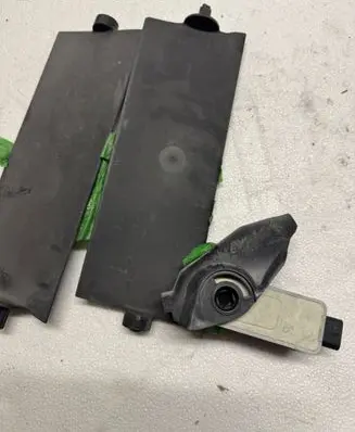 Tesla Model Y Radiator active air flap actuator 109776700B 20136352328