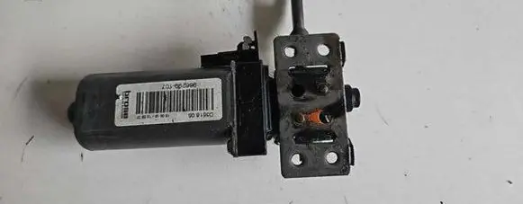 Jeep Grand Cherokee Seat adjustment motor 986299107 D351805