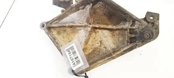 Renault Laguna I Engine mounting bracket 