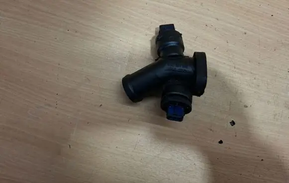 Volkswagen Transporter - Caravelle T4 Engine coolant pipe/hose 074121132