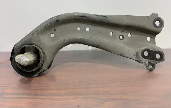 Toyota RAV 4 (XA50) Rear suspension control arm 