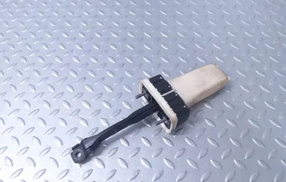 Land Rover Defender Front door check strap stopper L8B2272A46AB LR131626 LR131659