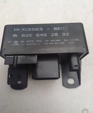 Mercedes-Benz Vaneo W414 Glow plug pre-heat relay 0255452832 899075000