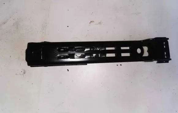 Volkswagen Golf VI Seat belt adjustment rail 1T0857819B 00037904 93909000000