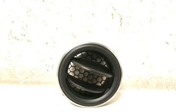 Dacia Duster II Dash center air vent grill 687603688R