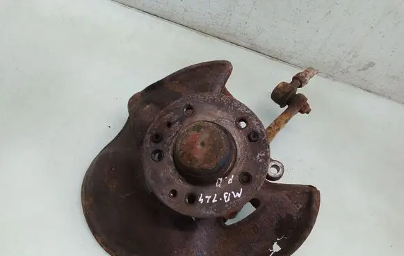 Mercedes-Benz E W124 Front wheel hub spindle knuckle
