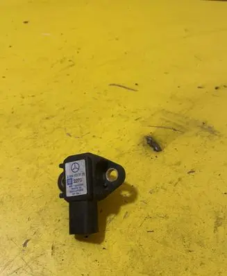 Mercedes-Benz E W211 Air pressure sensor A0041533128 0041533128
