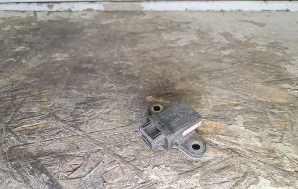 Audi A8 S8 D2 4D ESP acceleration yaw rate sensor 4D0907651 0265005117