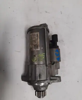 Volkswagen Golf VII Starter motor 02E911024B