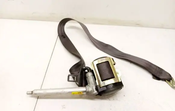 Audi A4 S4 B5 8D Front seatbelt 8d0857706