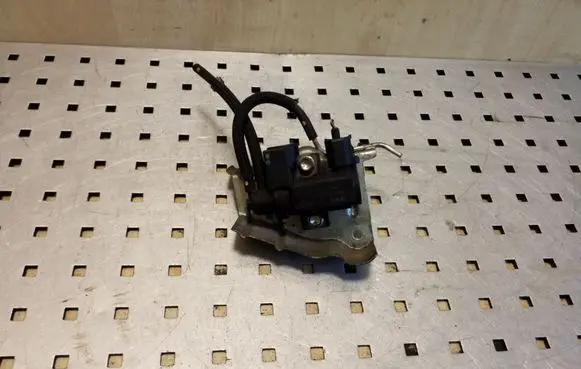 Toyota Avensis T250 Vacuum valve 258190R011