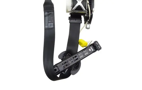 Volkswagen PASSAT B7 Front seatbelt 3C1857705P 34032206B