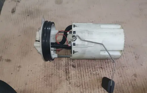 Nissan Almera N16 Fuel level sensor 170405M311