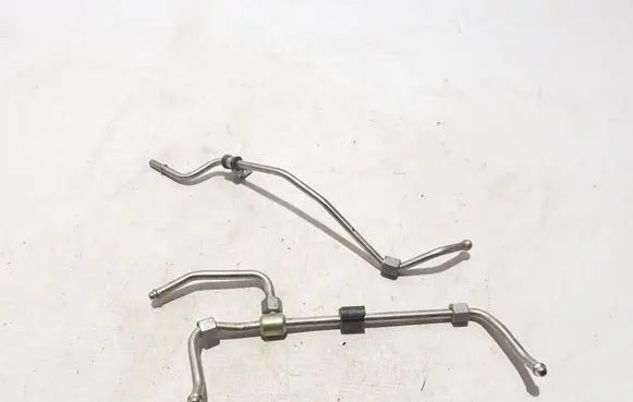 BMW 4 G22 G23 G24 G26 Fuel injector supply line/pipe 8665627