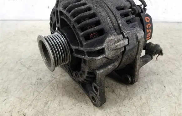 Skoda Octavia Mk2 (1Z) Generator/alternator 03C903023D