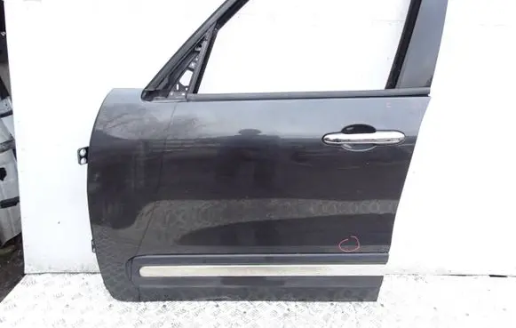 Fiat 500L Front door n15