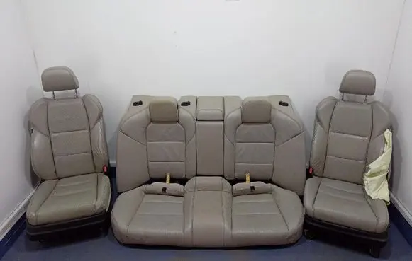 Seat set