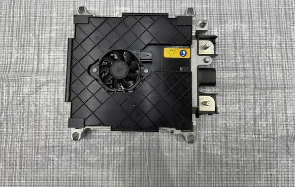 Maserati Grecale Voltage converter/converter module 6701546980