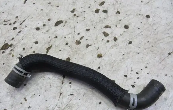Nissan Note (E12) Engine coolant pipe/hose