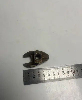 Audi A4 S4 B7 8E 8H Fuel Injector clamp holder 23831