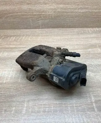 Volkswagen PASSAT B7 Rear brake caliper 32332267 22496224