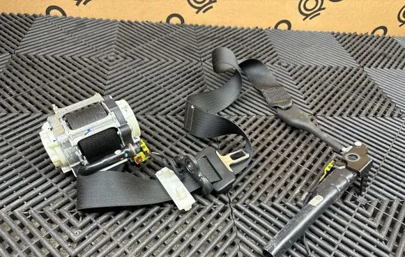 Ram 1500 DT Front seatbelt P5ZN18TX7AC
