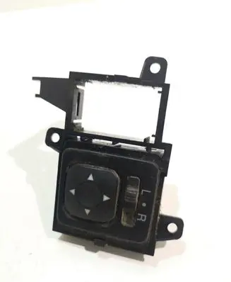 Mitsubishi Pajero Wing mirror switch MR190956