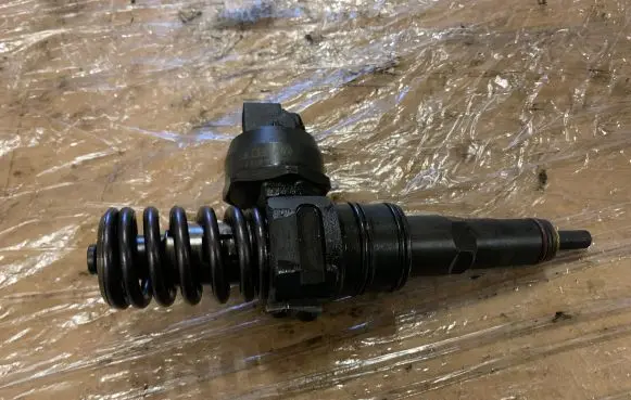 Audi A3 S3 8L Fuel injector 038130073AG