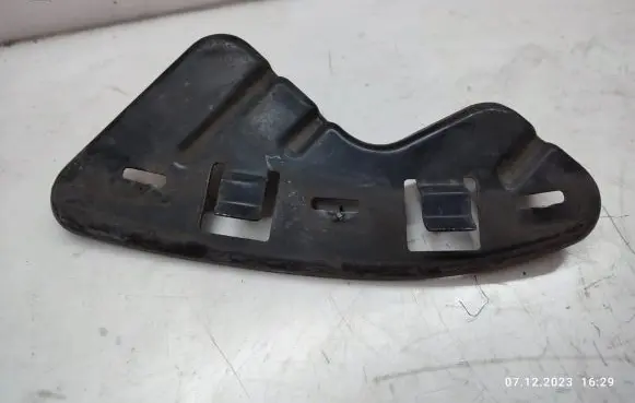 KIA Sportage Front bumper mounting bracket