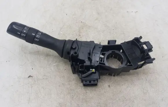 Toyota Auris 150 Indicator stalk 0233017F240 G28